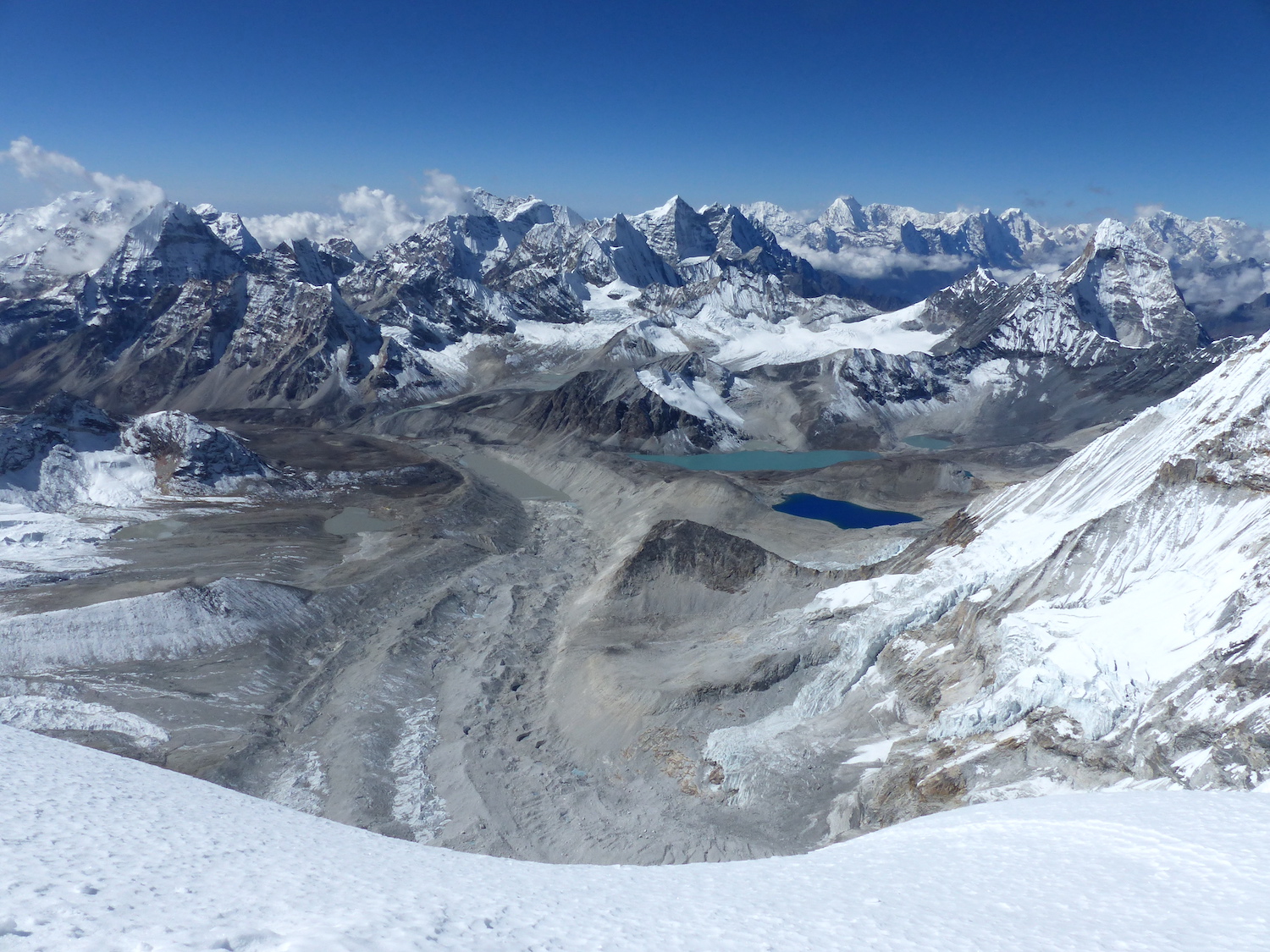 Vue sur l'arrête, vers l'Ouest © Valentin Ravovsky