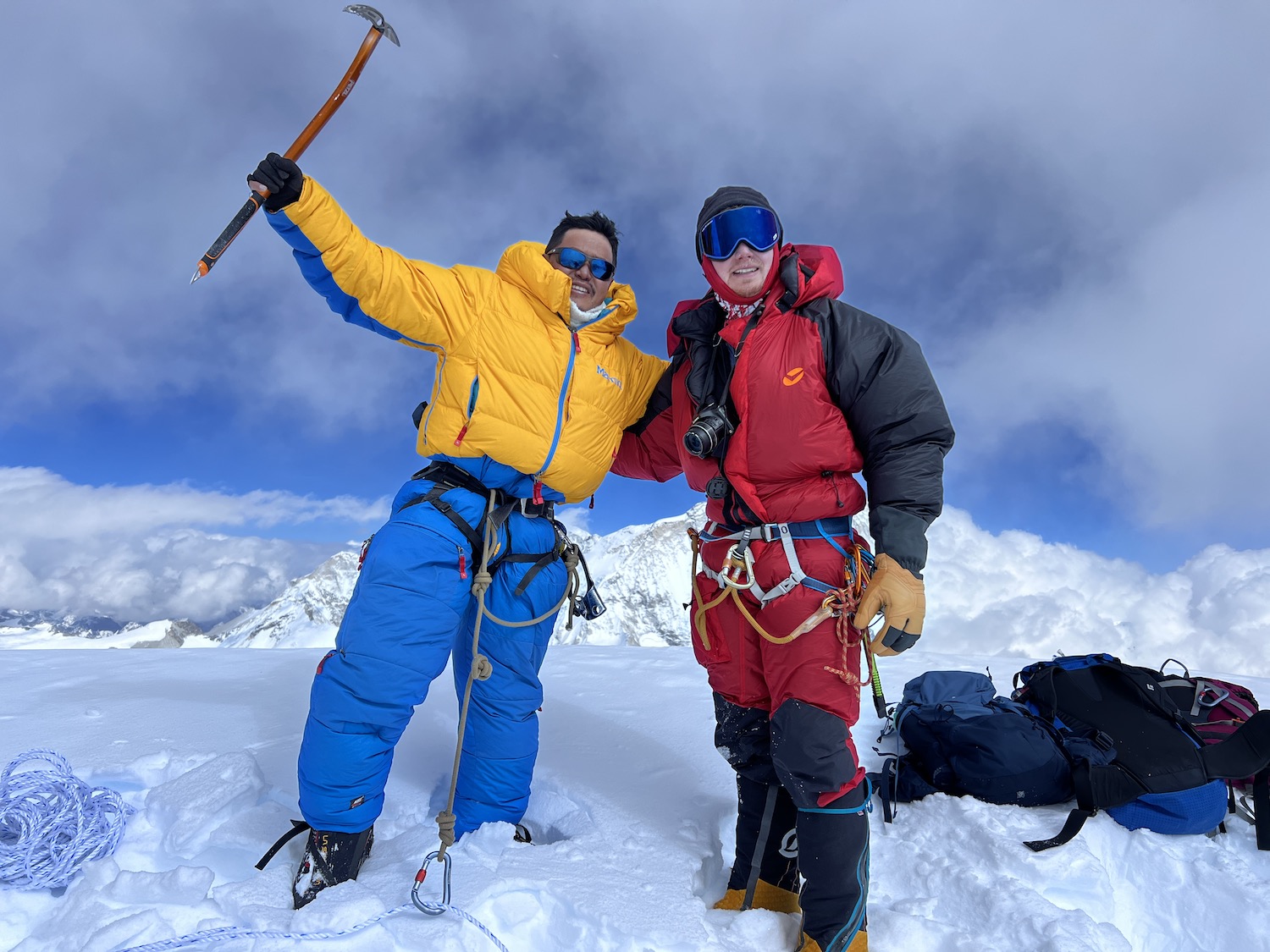 Valentin et Dawa au sommet © Valentin Rakovsky