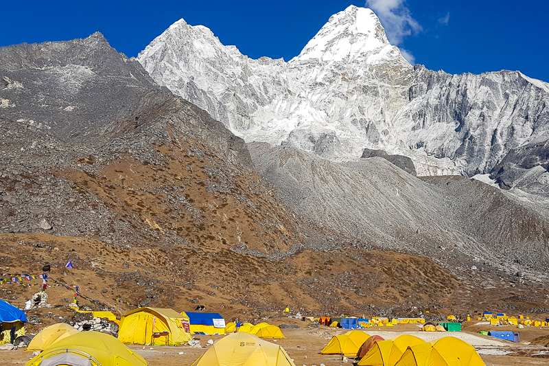 Camp de base de l'Ama Dablam au Népal © Bruno Serraz