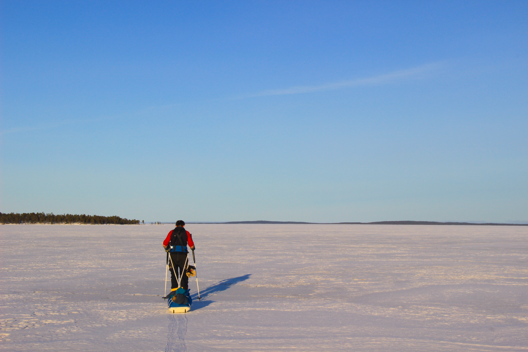 Raid en ski pulka sur le lac Inari
