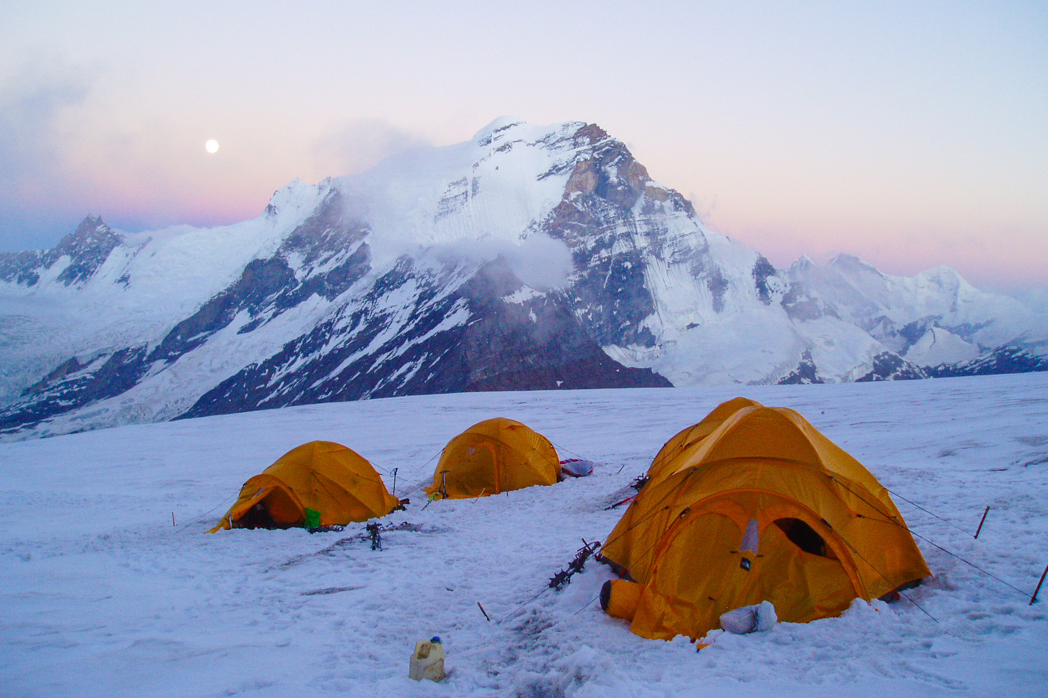 Camp avancé de l'ascension du Kun en Inde Himalayenne