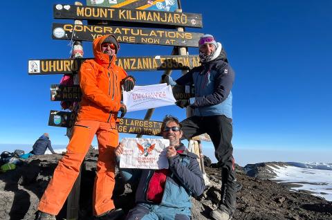 Eric Bonnem au sommet du Kilimandjaro à 5895 mètres