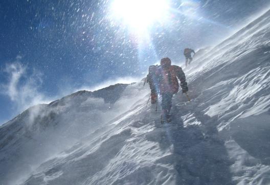 Alpinisme dans la face nord du pic de Dushambe au pic Communisme
