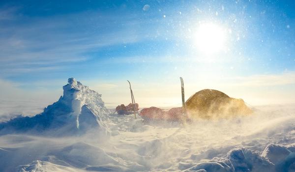 Camp sur la calotte du Groenland entre Kangerlussuaq et Isortoq