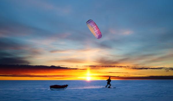 Voyage et lever du jour en snowkite à Hardangervidda