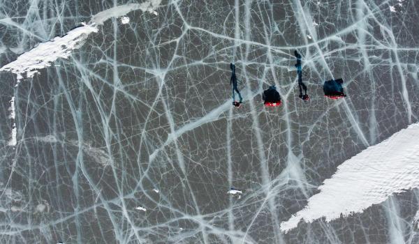Expédition à pied sur la glace en Mongolie