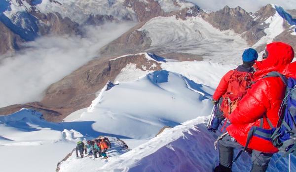 Expédition avec un ascensionniste sur une arrête du Kun au Ladakh