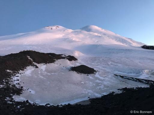 le mont Elbrouz 5 642 m, toit de l’Europe
