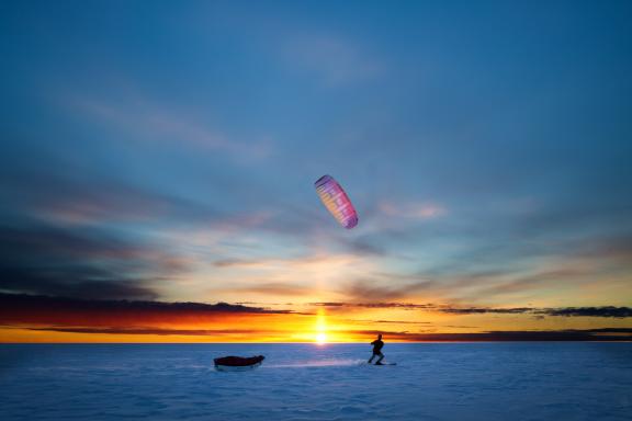 Voyage et lever du jour en snowkite à Hardangervidda