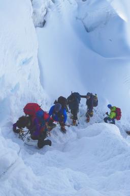Ascension du Manaslu huitième 8000 de la planète