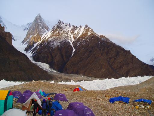 Expédition au Gasherbrum 2