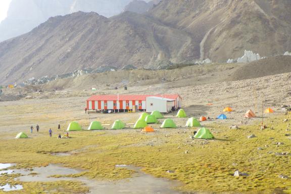 Alpinisme au Korjenevskaya sommet du Snow Leopard Trophy  au Tadjikistan