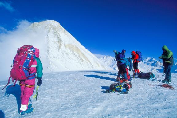 Expédition avec l'arrivée au pic Chapaev au Khan Tengri au Kirghizistan