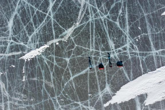 Expédition à pied sur la glace en Mongolie