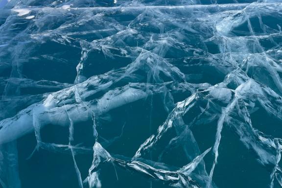 La glace du lac Khövsgöl en Mongole