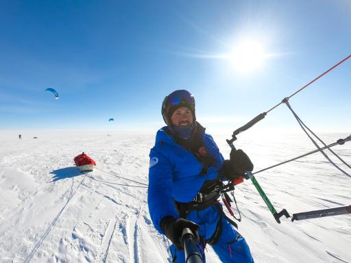 Progression en kite au Groenland