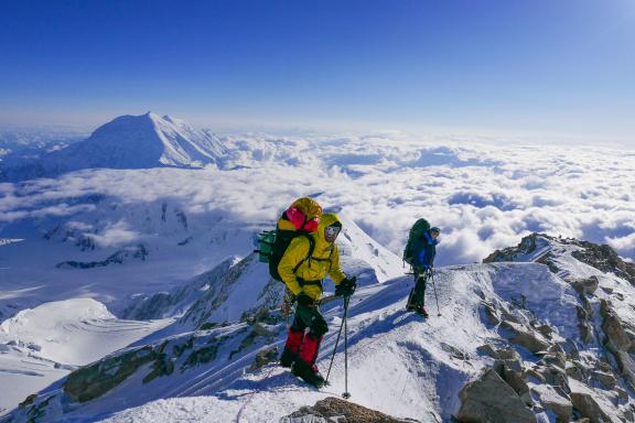 Ascension du mont Denali et vue au dessus des nuages