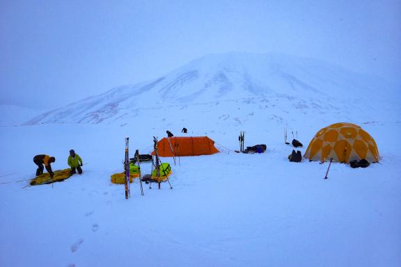 Bivouac de l'expédition polaire au Spitzberg