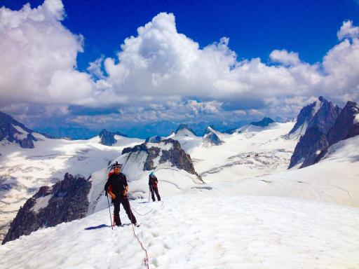 Ascension du mont Blanc du Tacul à 4248 mètres dans les Alpes