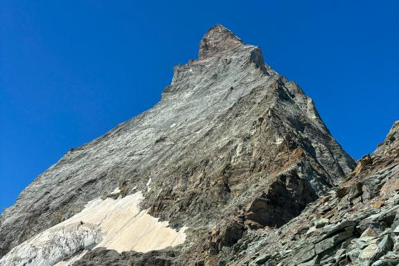Ascension du Cervin à 4478 mètresdans les Alpes