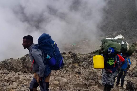 Ascension du Kilimandjaro à 5895 mètres en Tanzanie