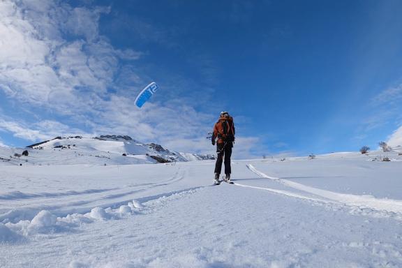 Kiteur vent arriére au col du Lautaret en France