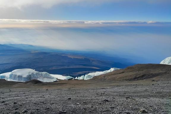Ascension du Kilimandjaro à 5895 mètres en Tanzanie