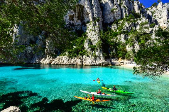 Voyage et navigation dans les calanques à Marseille