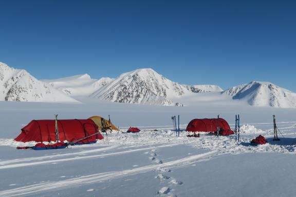 Expedition en ski et pulka du sud au nord du Spitzberg