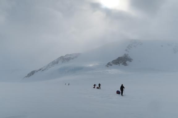 Expedition en ski et pulka du sud au nord du Spitzberg