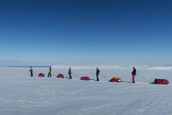 Expedition en ski et pulka du sud au nord du Spitzberg