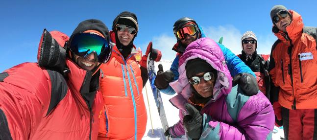 Au sommet du Mustagh Ata à 7546 mètres